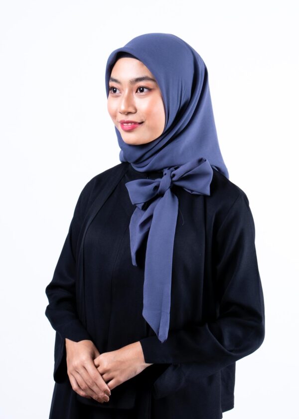 Raven Hijab – Blue Grey – Kerudung Segi Empat Bahan Adem Dengan Pita