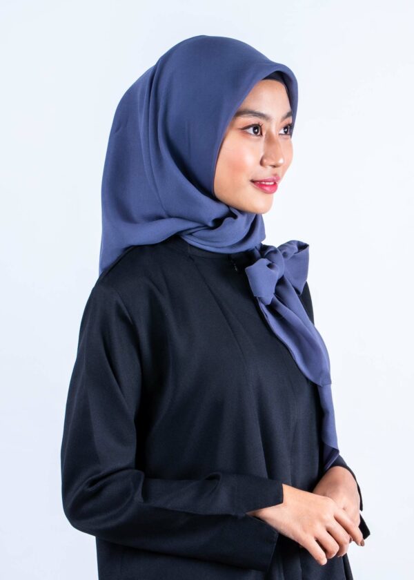 Raven Hijab – Blue Grey – Kerudung Segi Empat Bahan Adem Dengan Pita