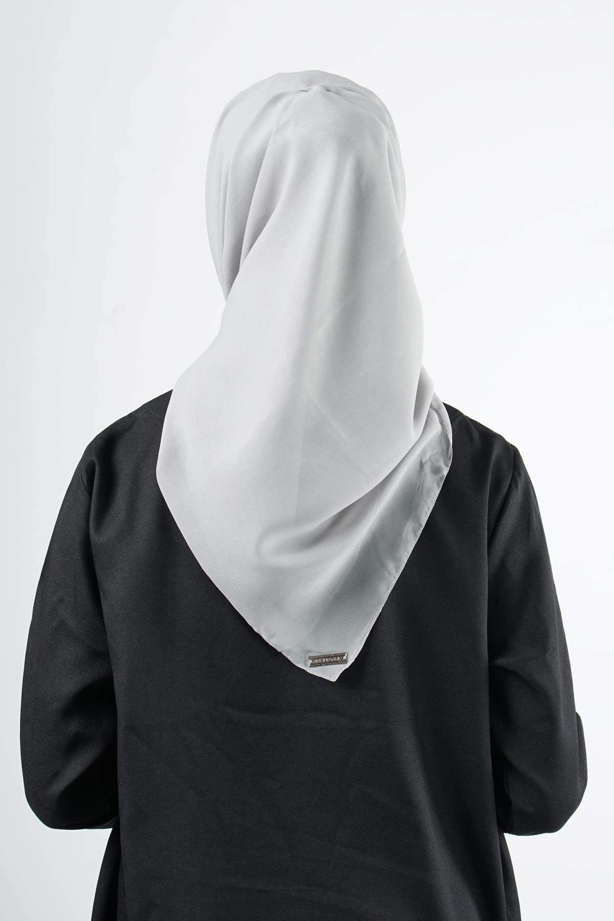 Raven Hijab – Light Grey – Kerudung Segi Empat Bahan Adem Dengan Pita