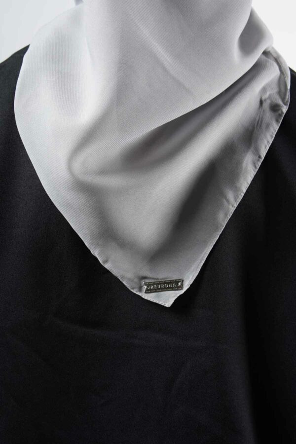 Raven Hijab – Light Grey – Kerudung Segi Empat Bahan Adem Dengan Pita