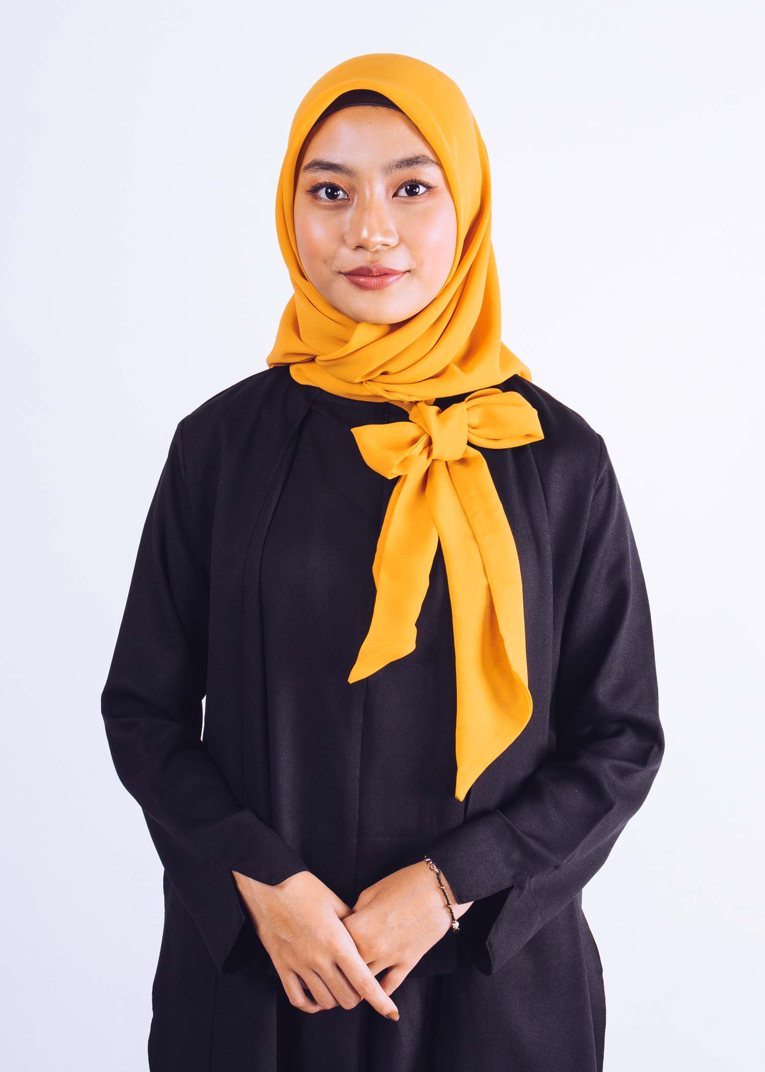Raven Hijab – Mustard – Kerudung Segi Empat Bahan Adem Dengan Pita