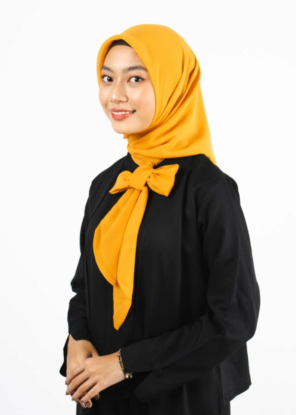 Raven Hijab – Mustard – Kerudung Segi Empat Bahan Adem Dengan Pita