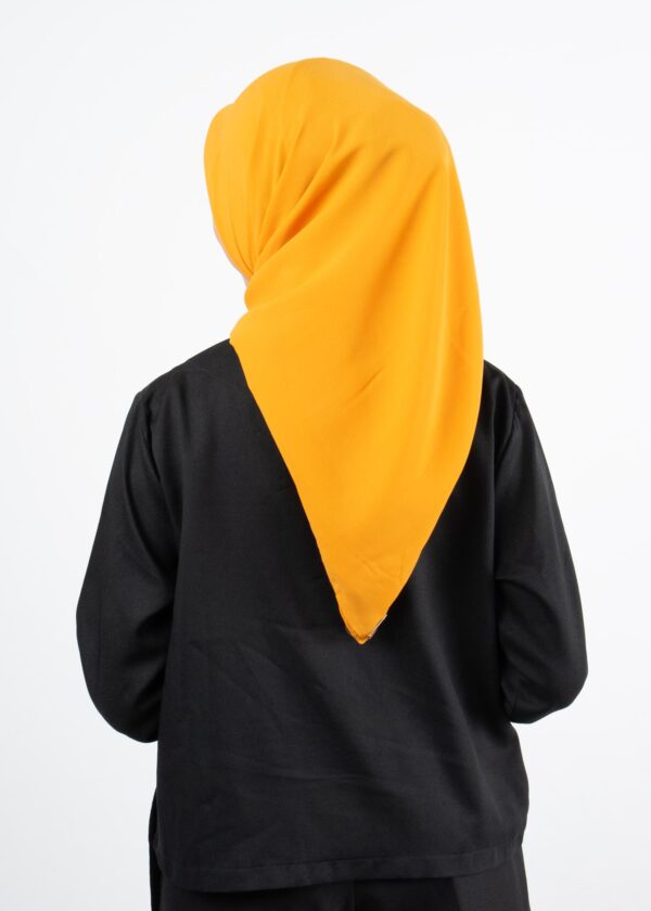 Raven Hijab – Mustard – Kerudung Segi Empat Bahan Adem Dengan Pita